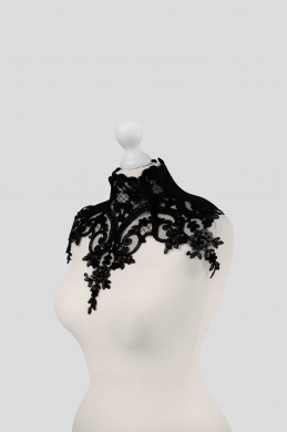 Necklace noir lace